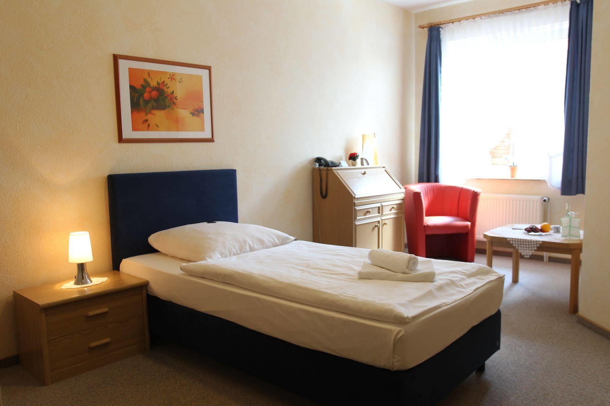 Hotel Wittorf Ноймюнстер Экстерьер фото